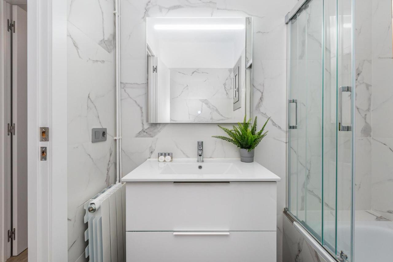 Simply Stunning - Hidden Gem, Heart Of Poble Sec Apartment บาร์เซโลนา ภายนอก รูปภาพ